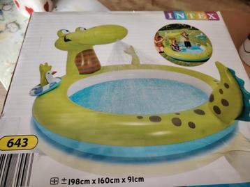 Speelbal "alligator" met sproeier  beschikbaar voor biedingen