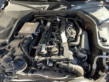 Motor van een Mercedes C-Klasse beschikbaar voor biedingen
