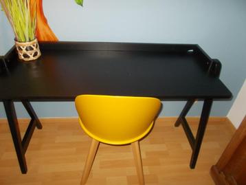 bureau  beschikbaar voor biedingen
