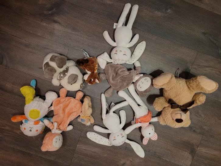 Lot de doudous & peluches bébé – Très doux, Enfants & Bébés, Jouets | Peluches, Ours, Enlèvement