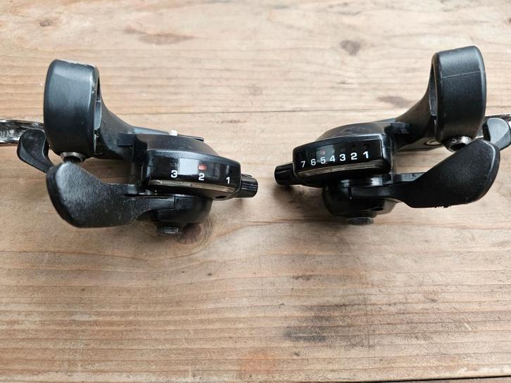 Ensemble frein-levier de vitesses Shimano STX 3 x 7 vitesses, Vélos & Vélomoteurs, Vélos | VTT & Mountainbikes, Comme neuf, Autres marques