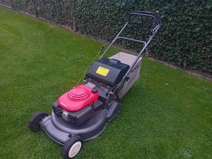 Honda hrd 535 met walsaandrijving, Tuin en Terras, Grasmaaiers, Zo goed als nieuw, Benzine-grasmaaier, Cirkelmaaier, Opvangzak