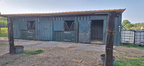 Paardenstal container(2stuks), Dieren en Toebehoren, Stalling en Weidegang, Stalling, Weidegang, 2 of 3 paarden of pony's
