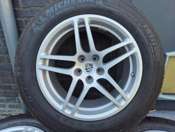 Porche macan orginele velgen met banden beschikbaar voor biedingen