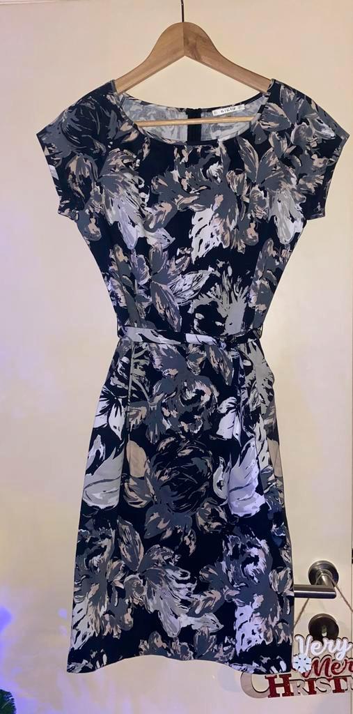 🔥 Gigue - jurk met bloemenprint - maat 36, Kleding | Dames, Gelegenheidskleding, Zo goed als nieuw, Maat 36 (S), Ophalen of Verzenden