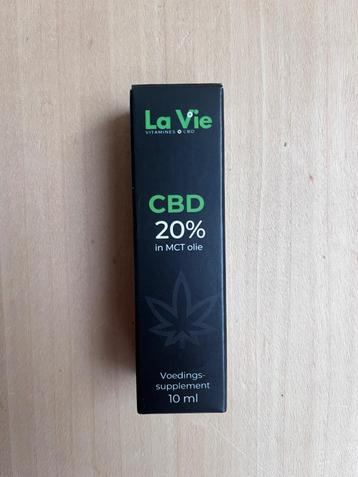 cbd olie 20% 2 stuks  beschikbaar voor biedingen