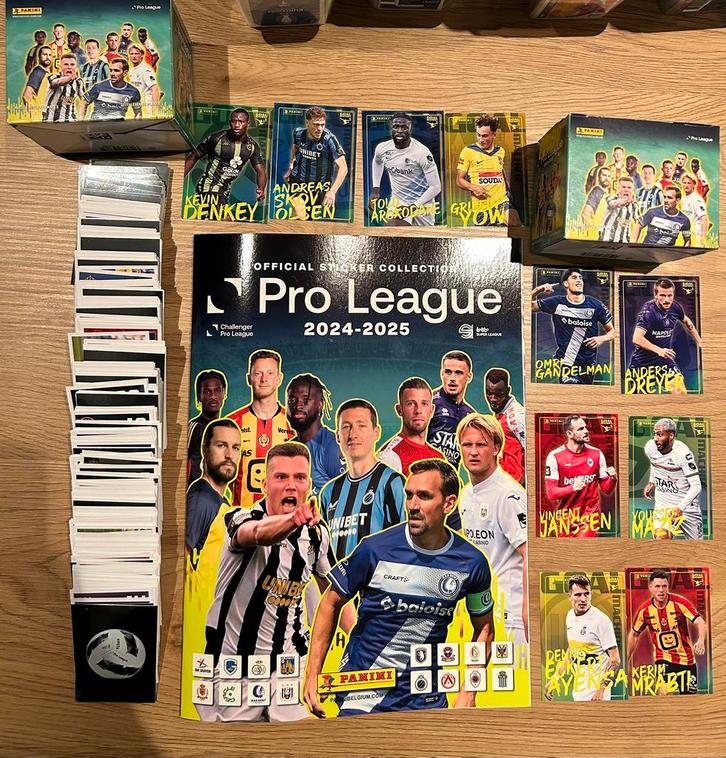 Panini pro league 2024/2025 Alle stickers+10 lim editions, Hobby en Vrije tijd, Stickers en Plaatjes, Nieuw, Stickers en Plaatjes
