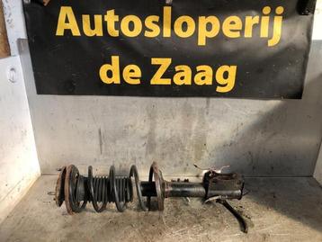 Schokdemperpoot links-voor van een Suzuki Grand Vitara beschikbaar voor biedingen