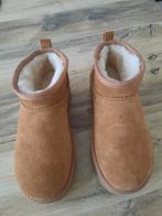 UGG Boots Classic Platform voor dames, maat 37, Ophalen, Beige, Lage of Enkellaarzen, Nieuw