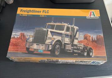 Italeri Freightliner 1/24 beschikbaar voor biedingen