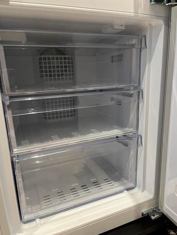 Frigo-congelateur BEKO encastrable