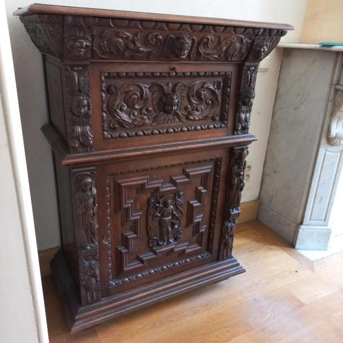 Te koop: Prachtige massieve antieke kast – 17e-eeuwse stijl, Antiek en Kunst, Antiek | Meubels | Kasten, Ophalen