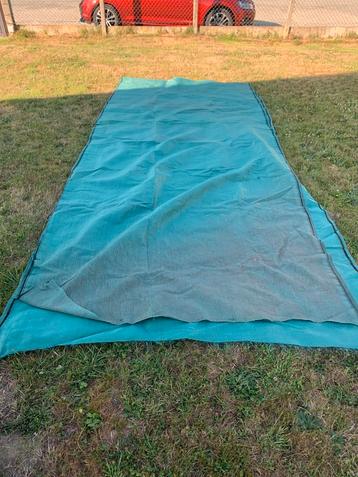 Groen zichtbreeknet, geen inkijk. beschikbaar voor biedingen