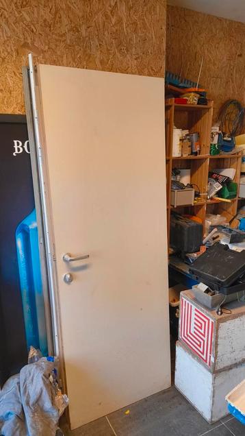 1 Brandwerende en 2 gewone deuren beschikbaar voor biedingen
