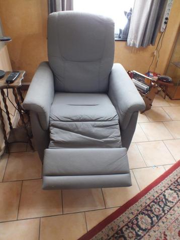 Fauteuil relax gris