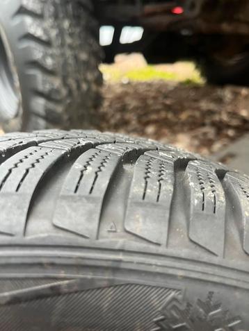 Winterbanden met velg beschikbaar voor biedingen