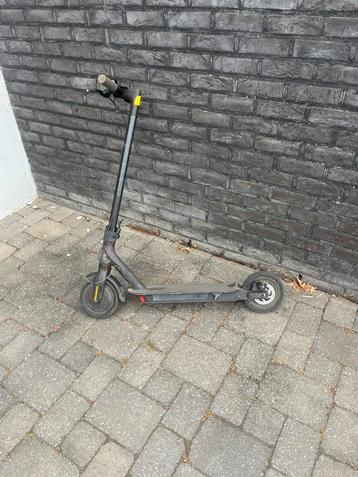 Trottinette à vendre pour pièce ou restauration mais marche  beschikbaar voor biedingen