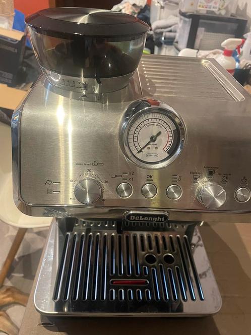 Delonghi La Specialista Arte, Electroménager, Cafetières, Utilisé, Café en grains, Machine à espresso, 1 tasse, Réservoir d'eau amovible