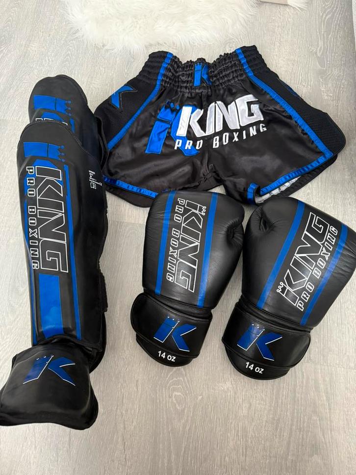 King pro boxing materiaal super goede staat, Sports & Fitness, Sports de combat & Self-défense, Comme neuf, Taille M, Enlèvement