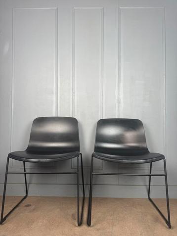 30 stapelbare lederen HAY AAC09 design stoelen beschikbaar voor biedingen