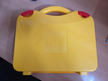 Lego classic 10713 gele koffer  beschikbaar voor biedingen