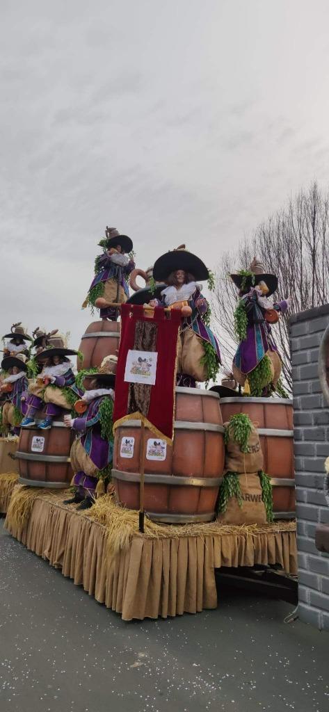 Onderdelen van carnavalwagen, Hobby en Vrije tijd, Feestartikelen, Gebruikt, Feestartikel, Ophalen