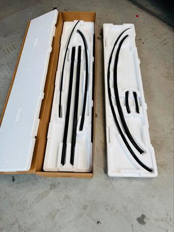 Mini F56 Originele Beltline voorzien van Black wrap beschikbaar voor biedingen