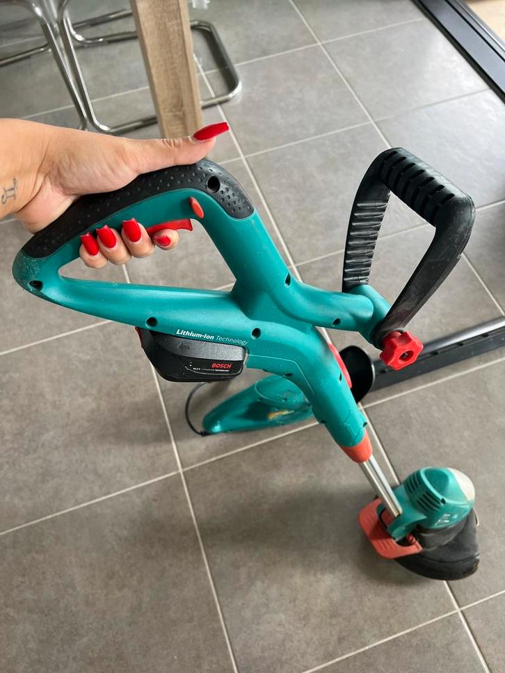BOSH grastrimmer, Tuin en Terras, Grastrimmers, Gebruikt, Accu, 10 tot 30 cm, Ophalen
