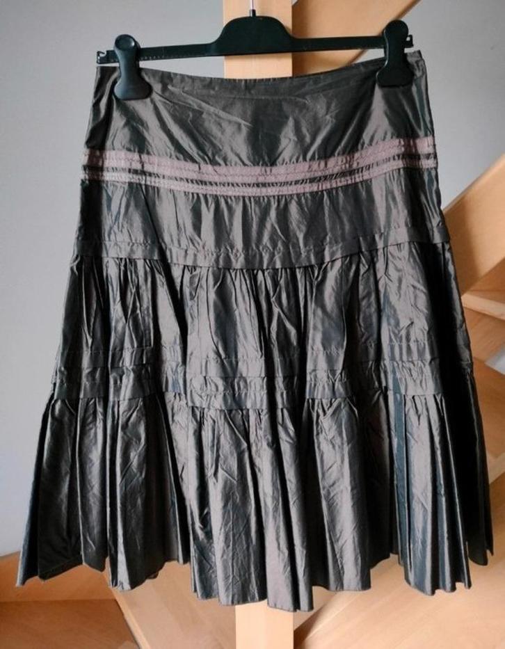 Prachtige zijde rok Nougat London. Medium of maat: 2., Kleding | Dames, Rokken, Zo goed als nieuw, Maat 38/40 (M), Bruin, Onder de knie