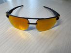 Lunettes de soleil Oakley Chrystl, Bijoux, Sacs & Beauté, Lunettes de Soleil & Lunettes | Hommes, Neuf, Enlèvement ou Envoi, Autres couleurs