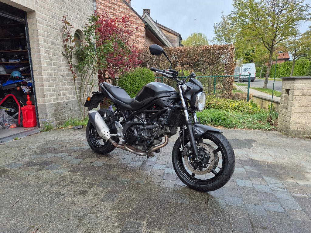 Suzuki SV 650 2018, Motos, Motos | Suzuki, Particulier, Naked bike, plus de 35 kW, 2 cylindres, Permis Moto A, ABS, Manuelle, Occasion
