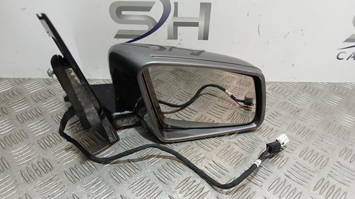 Rétroviseur extérieur droit d'un Mercedes B-Klasse, Autos : Pièces & Accessoires, Rétroviseurs, Mercedes-Benz, Utilisé, 3 mois de garantie