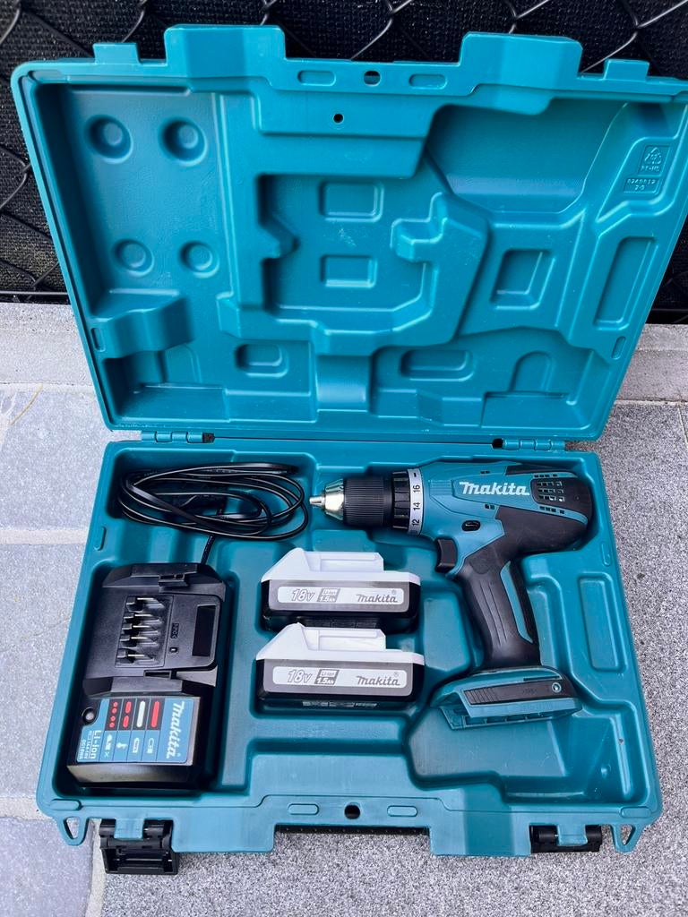 Makita boormachine, Doe-het-zelf en Bouw, Ophalen, Zo goed als nieuw, Boormachine