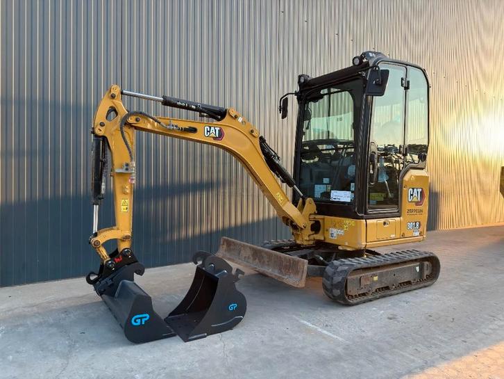 Caterpillar 301.8 | 05A | CW05 + 2x NEW bucket, Articles professionnels, Machines & Construction | Grues & Excavatrices, Excavatrice