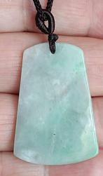 Pendentif en jade avec certificat traçable, Enlèvement