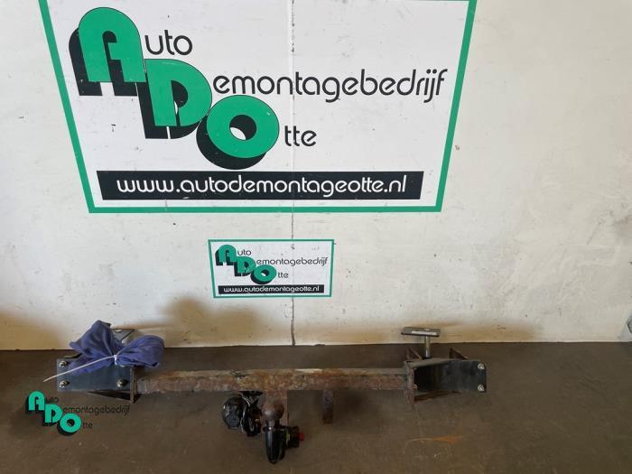 Trekhaak van een Opel Meriva (Meriva 03-), Auto-onderdelen, Ophanging en Onderstel, Opel, Gebruikt, 3 maanden garantie, Ophalen of Verzenden