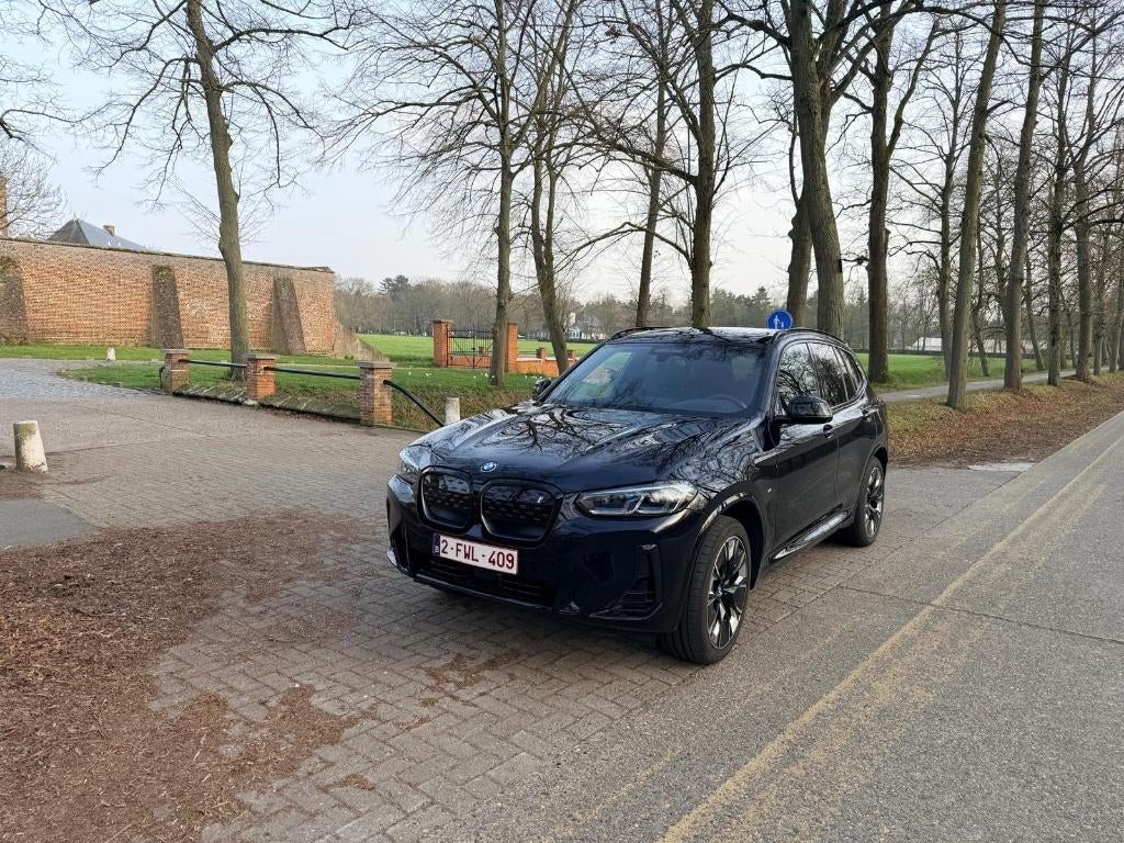 BMW IX3 M SPORT, Automaat, Zwart, Blauw, Leder