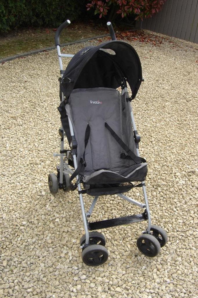 Poussette canne  Trottine, Enfants & Bébés, Enlèvement, Comme neuf