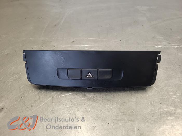 Commutateur éclairage d'urgence d'un Mercedes Vito, Autos : Pièces & Accessoires, Tableau de bord & Interrupteurs, Mercedes-Benz