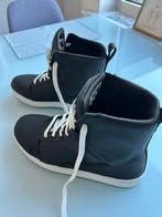 Motorschoenen, Ophalen