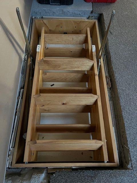 Zoldertrap-vouwtrap, Ophalen, Zo goed als nieuw
