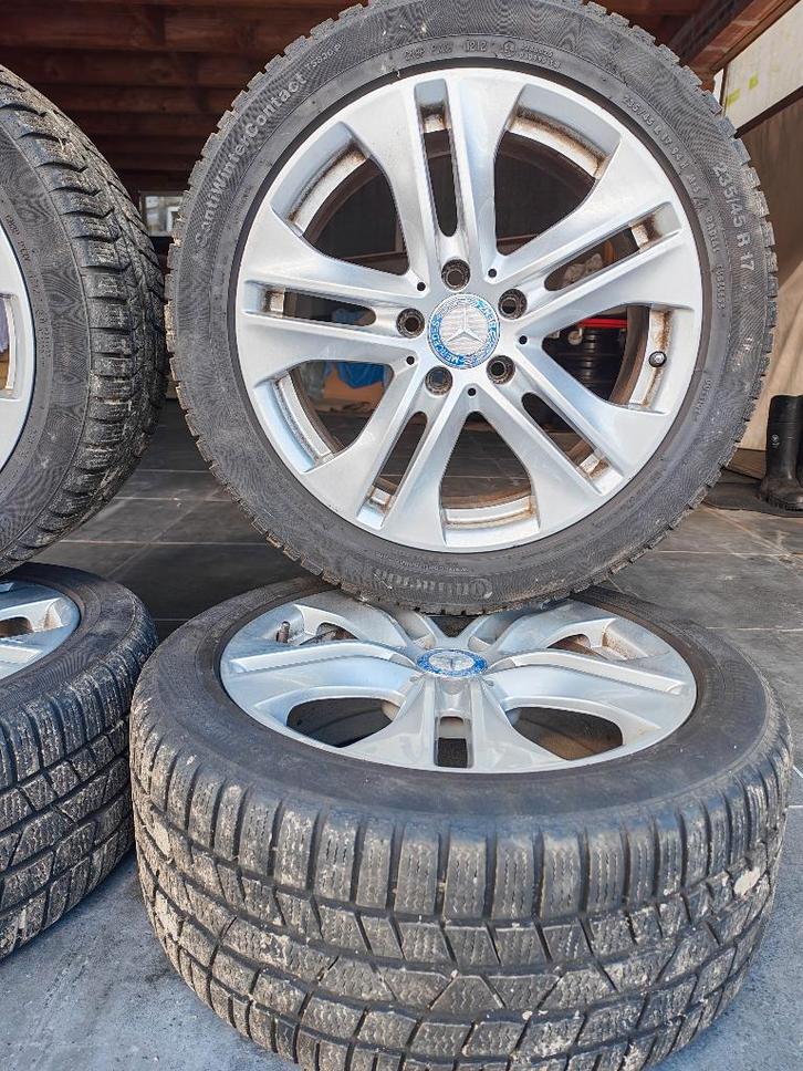 jantes d'origine avec pneus d'hiver Mercedes, Autos : Pièces & Accessoires, Pneus & Jantes, Pneus et Jantes, 4 Saisons, 17 pouces