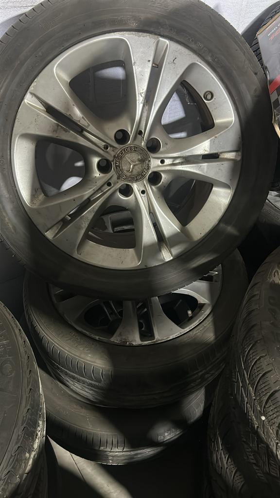 MERCEDES BANDEN MET VELGEN, Autos : Pièces & Accessoires, Pneus & Jantes, Pneus et Jantes, Véhicule de tourisme, Utilisé, Enlèvement ou Envoi