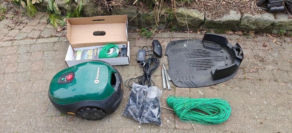 Robotmaaier Robomow RT300, Tuin en Terras, Ophalen, Robomow, Bestuurbaar via app, Zo goed als nieuw