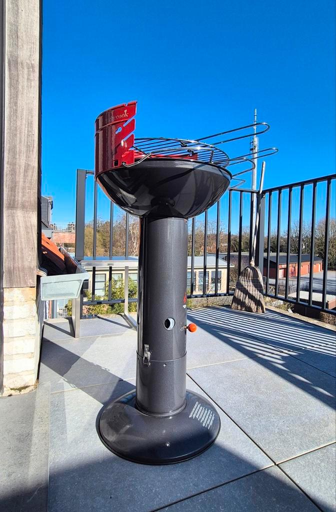 Barbecook Major houtskoolbarbecue., Tuin en Terras, Houtskoolbarbecues, Gebruikt, Met accessoires, Ophalen