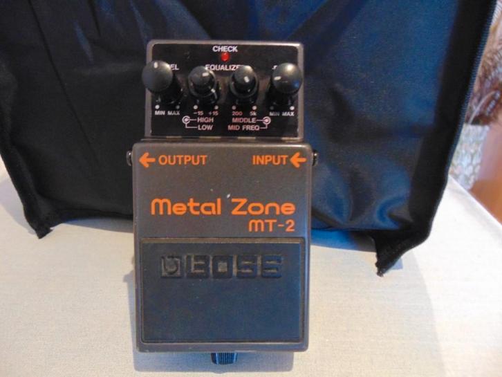 Pédale Boss MT-2 Metal Zone, Musique & Instruments, Effets, Comme neuf, Distortion, Overdrive ou Fuzz, Enlèvement ou Envoi