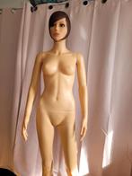 Mannequin femme, Ophalen