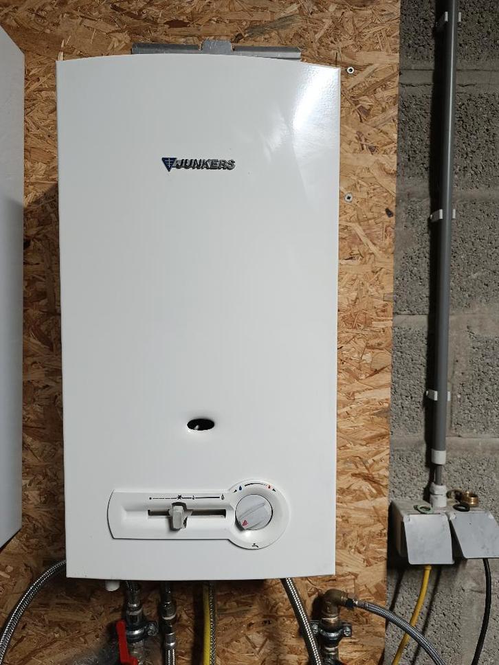 Chauffe eau au gaz junkers 11L, Bricolage & Construction, Chauffe-eau & Boilers, Comme neuf, Chauffe-eau, Gaz naturel, Protection de température de retour (RTS)