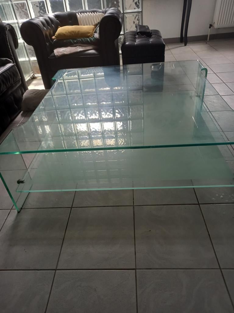 Grande table en verre, Enlèvement, Verre