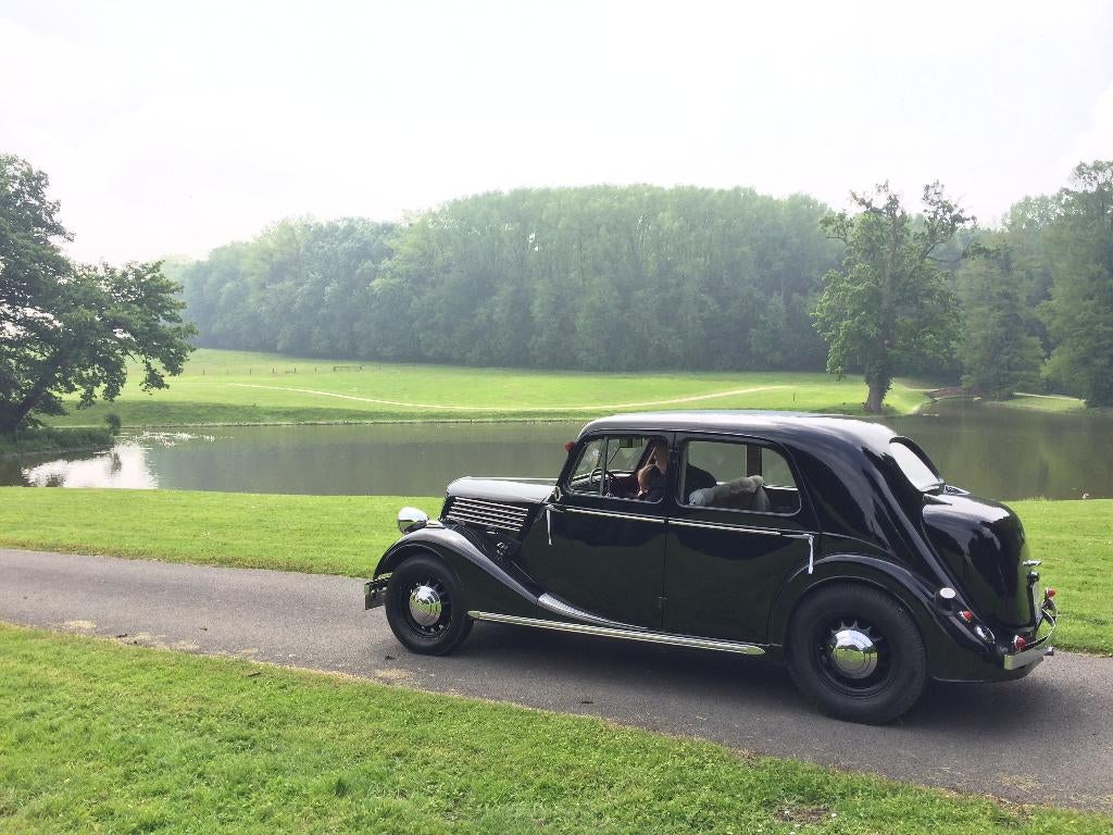 Renault Primaquatre 1939, Autos, Oldtimers & Ancêtres, Particulier, Renault, Essence, 4 portes, Boîte manuelle, Noir, Autres couleurs